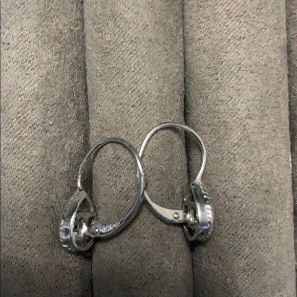 Dangling White Gold Earrings - Picture 4 of 7